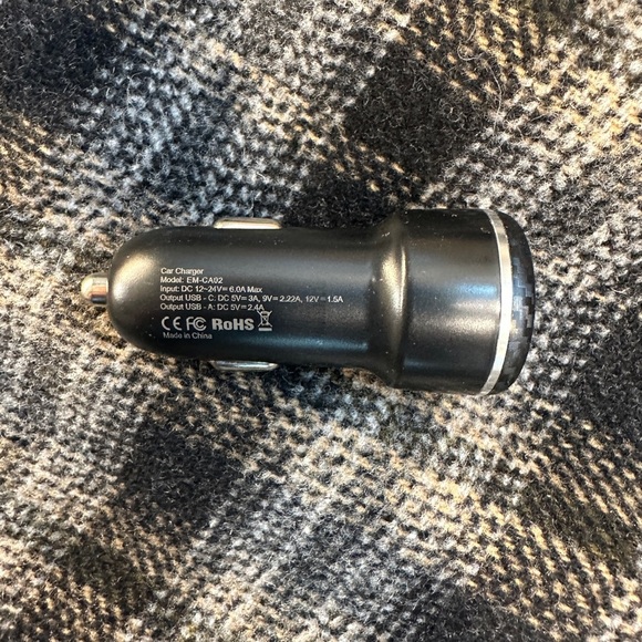 Car Charger Model EM-CA02 - Picture 10 of 11